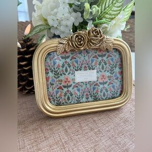 Bungalow Home Gold 6x4 Victorian gold picture frame with roses cottagecore